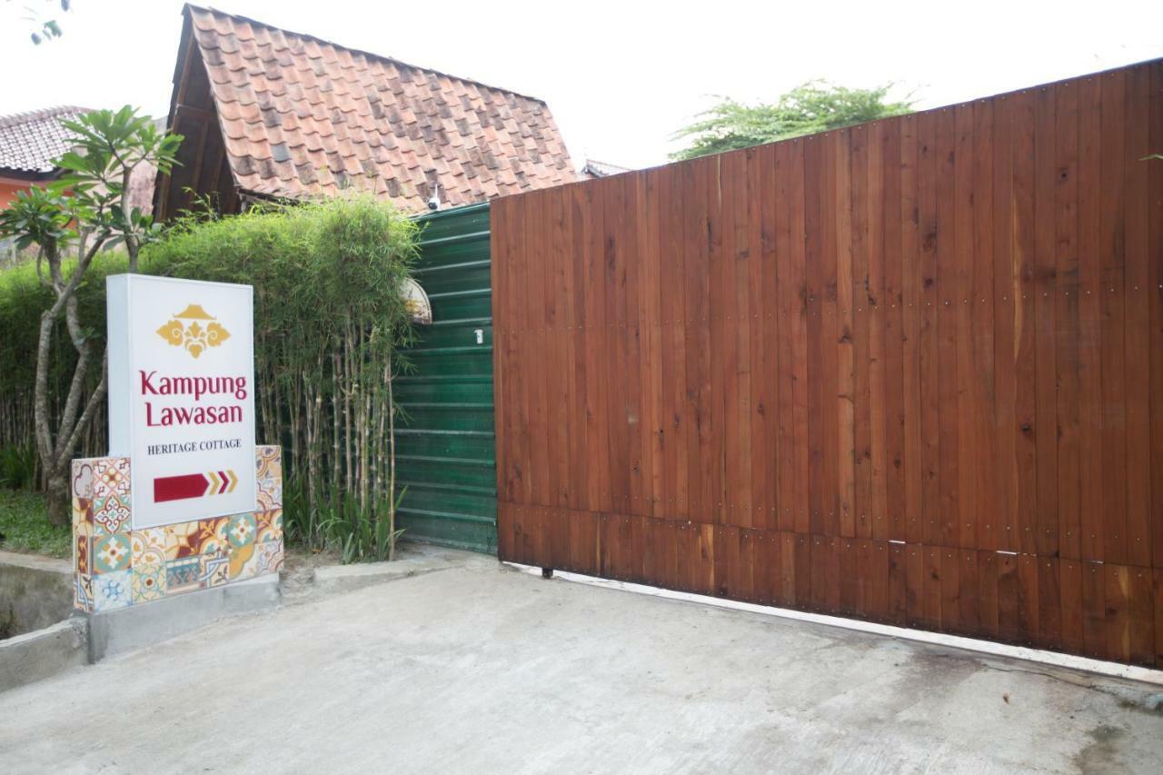 Kampung Lawasan Heritage Cottage Maguwo Exterior foto